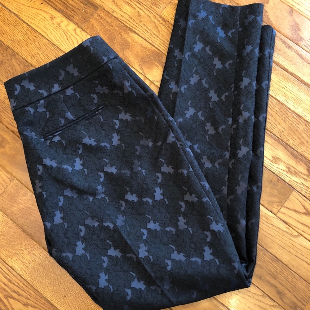 💕Ann Taylor patterned navy dress pants💕